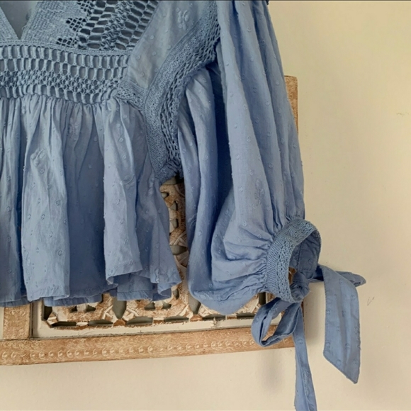 Crochet lace blouse - Picture 4 of 4